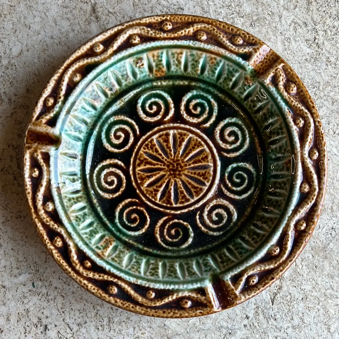 Large Majolica Ashtray 1