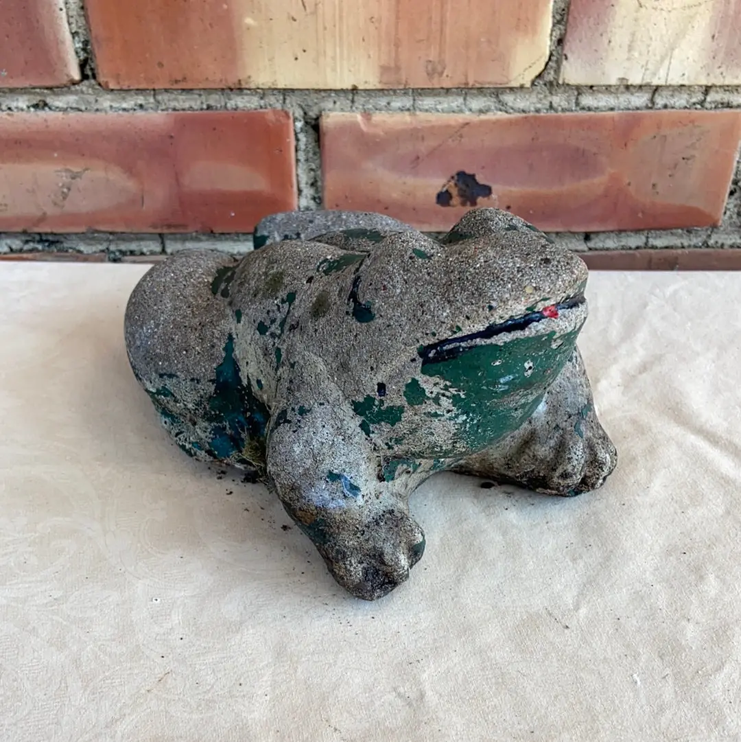 Green Concrete Frog Statue 1