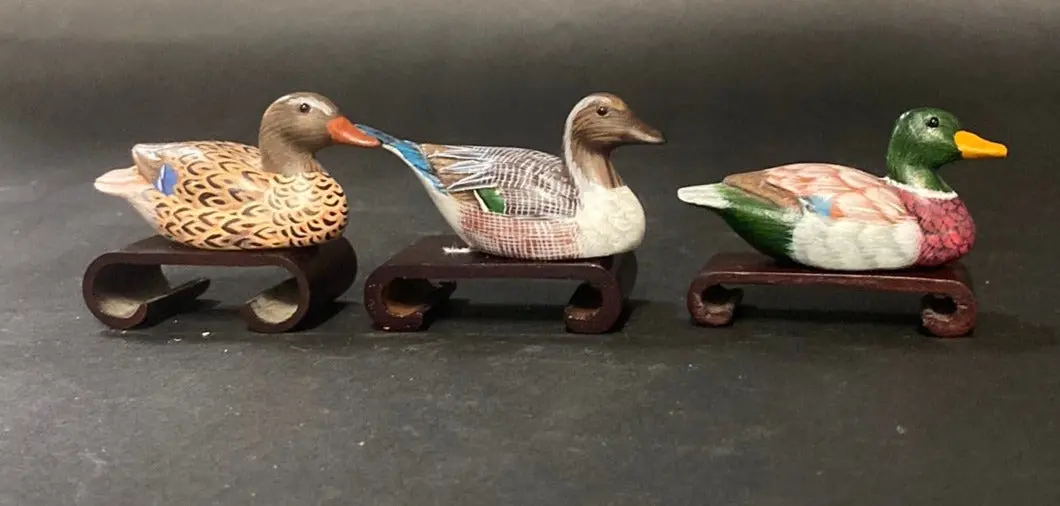 Small Set Of 3 Carved Ducks 1