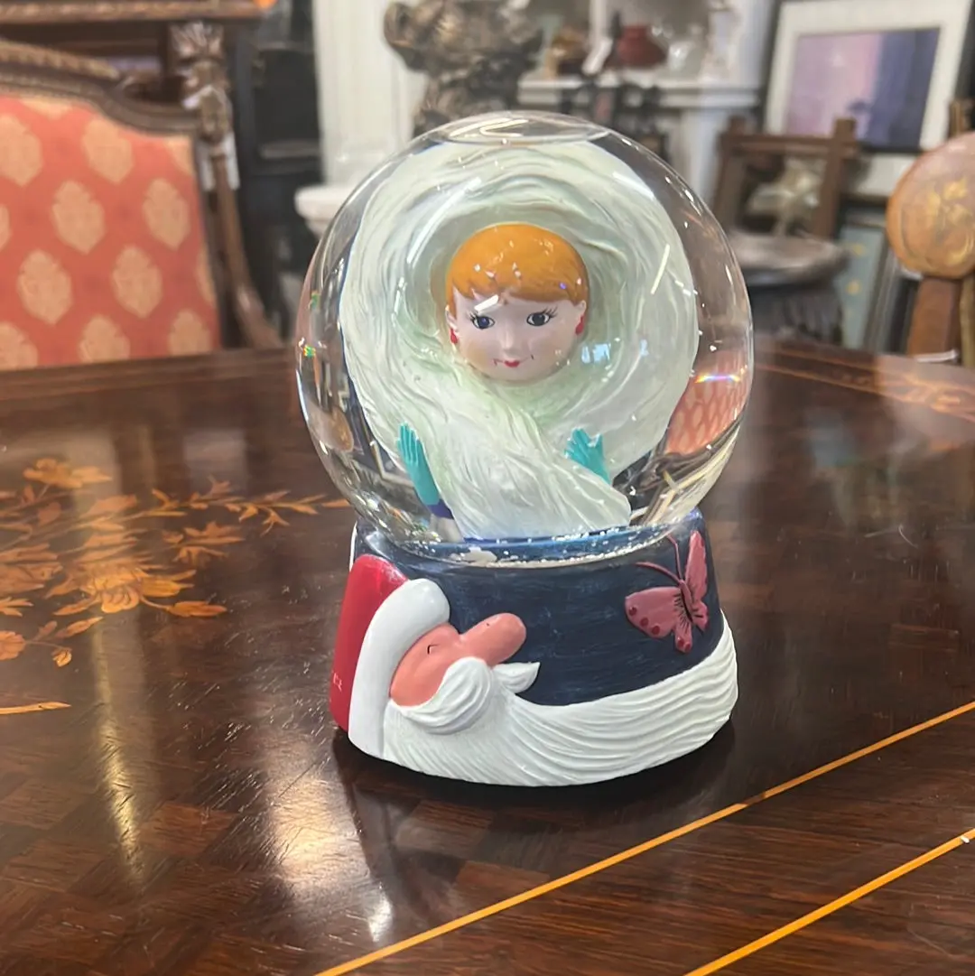 Santa Snow Globe 1