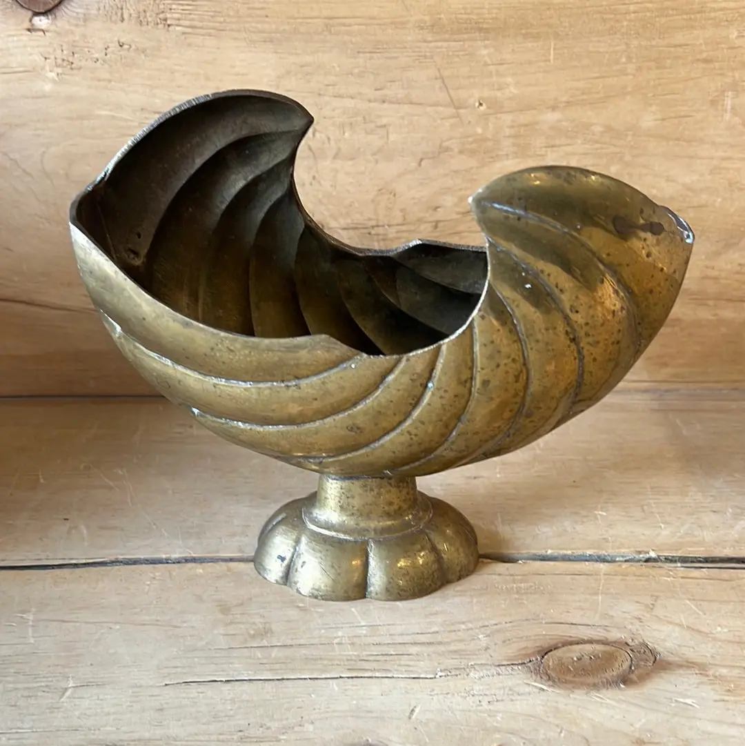 Brass Shell Shaped Planter With Pedestal Base 1