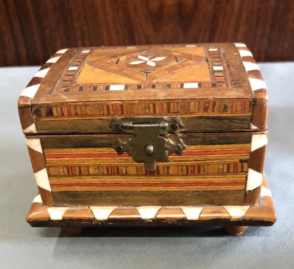 Tiny Wood Box With Bone Inlay 1