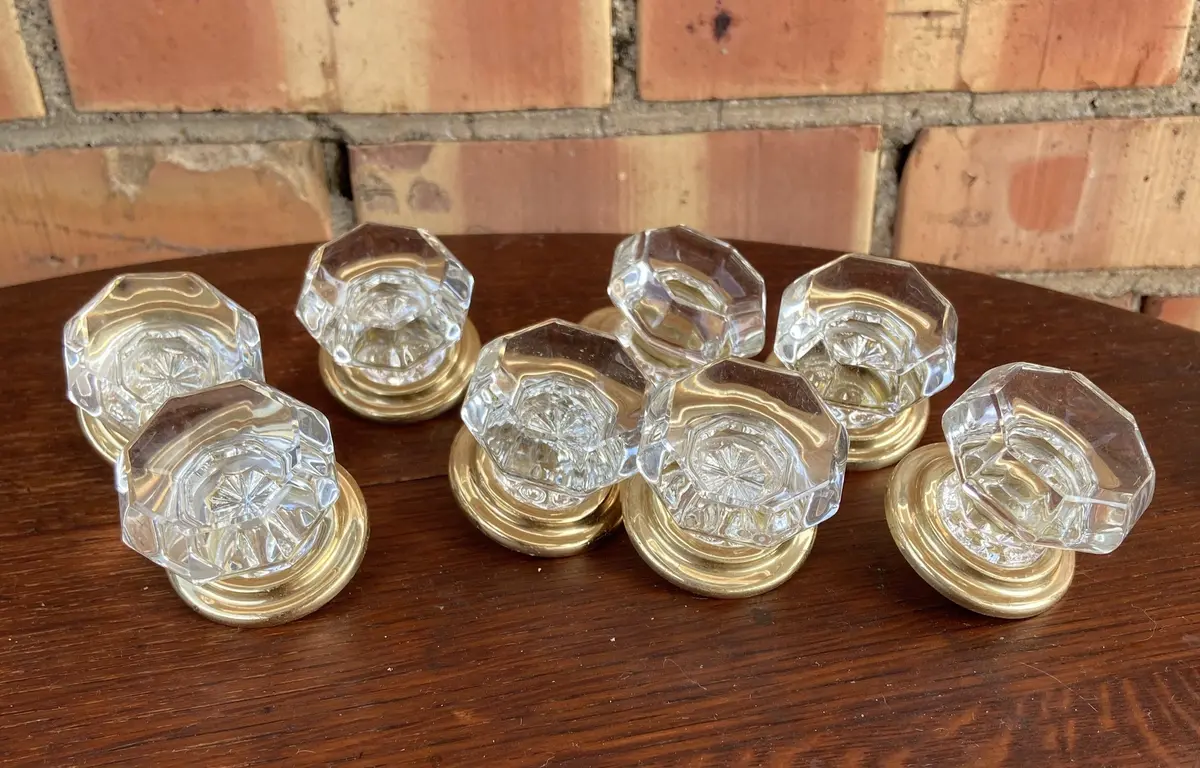 Set Of 8 Clear Glass And Brass Door Knobs 1