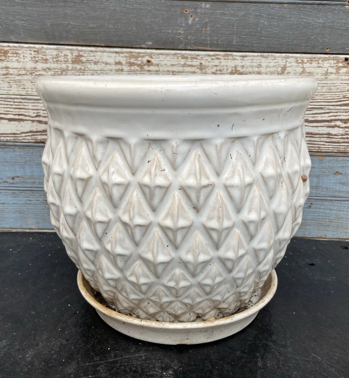 Small Pottery White Diamond Pattern Planter 1
