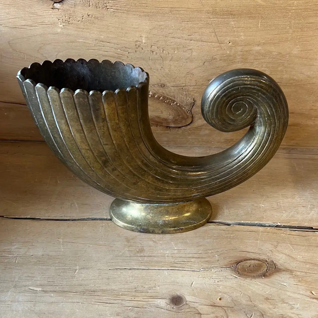 Brass Cornocopia Shell Shaped Planter 1