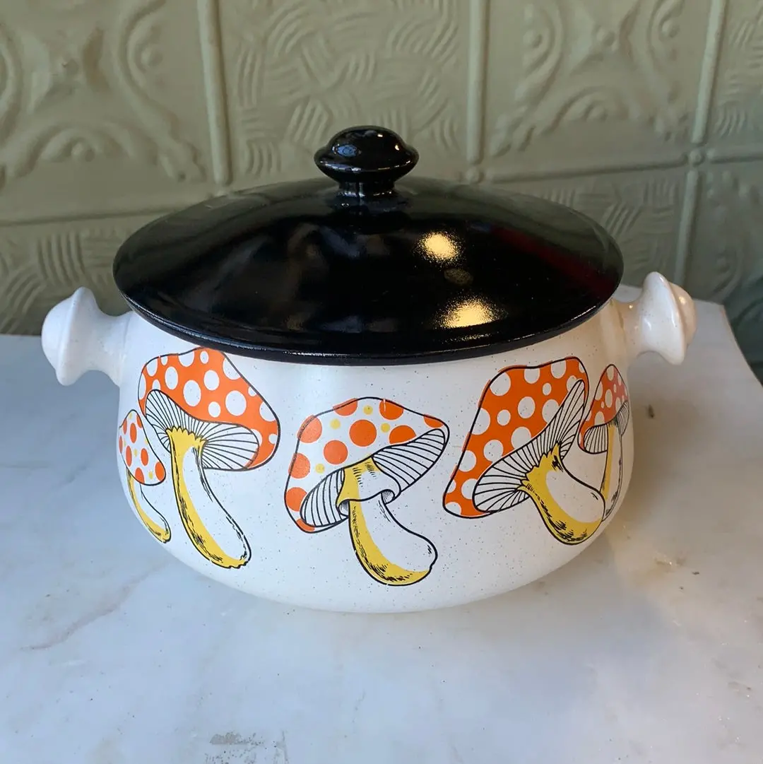 Mushroom Oven Stoneware With Lid 1