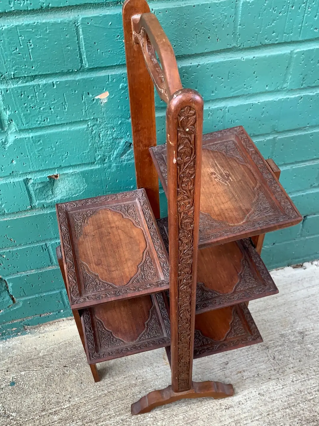 Leaf Carved Wooden Small Folding Rack 1