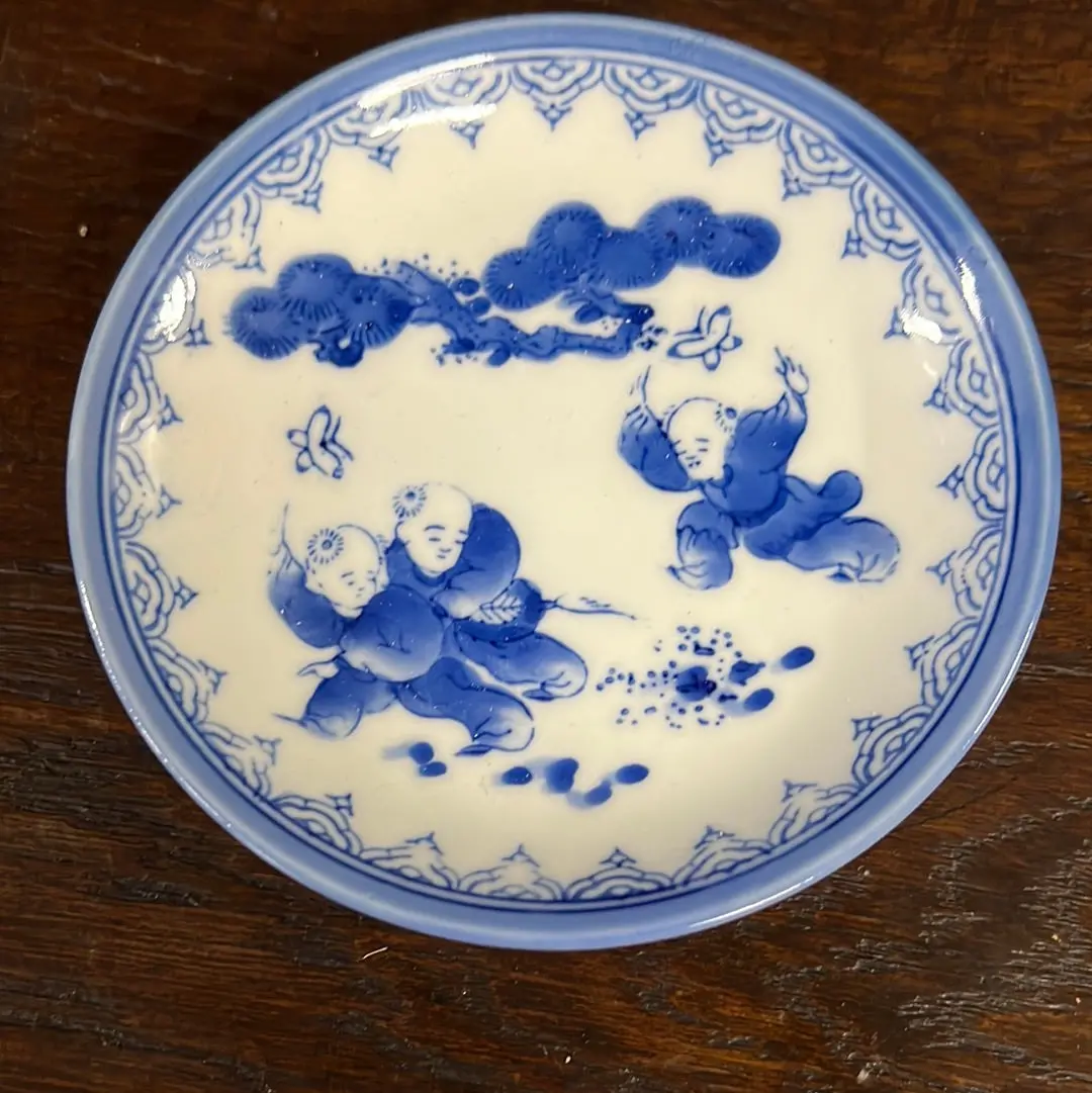 Small Blue And White Chinese Frolicking Fellows Plate - Each 1