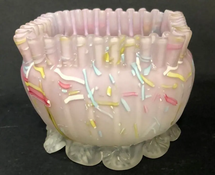 Square Pink Ruffled Edged Vase 1