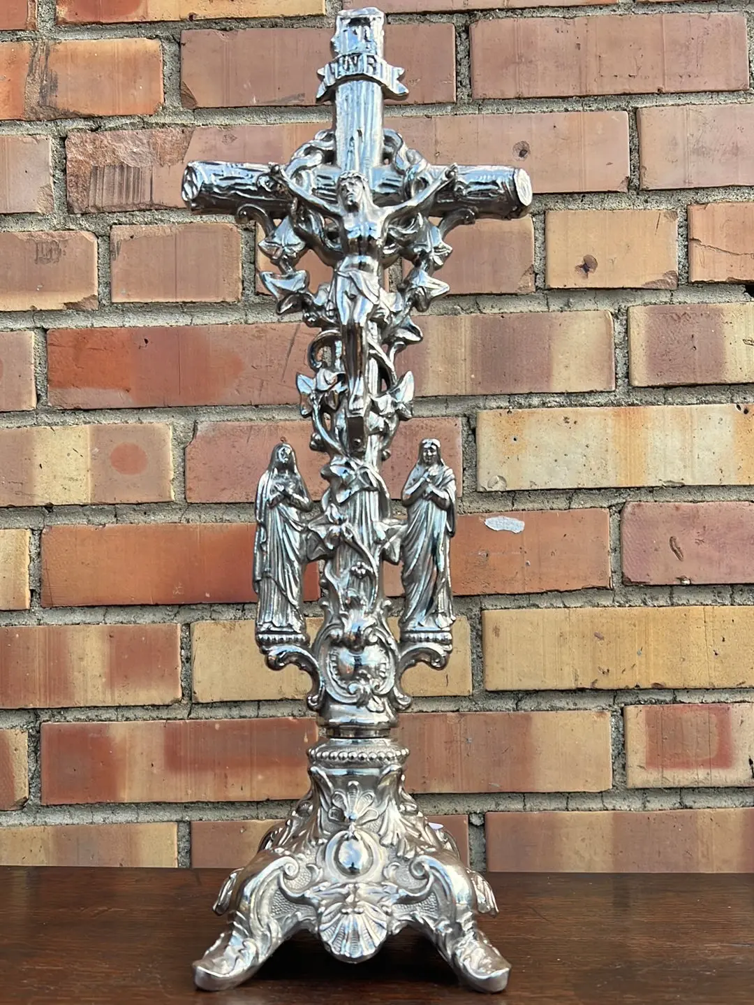 Standing Chrome Metal Crucifix 1