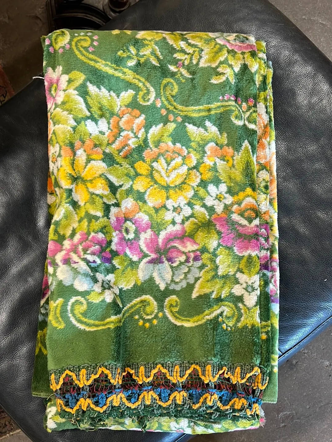 Vintage Floral Bright Green Velvet Tapestry Or Bed Cover 72" X 84" 1
