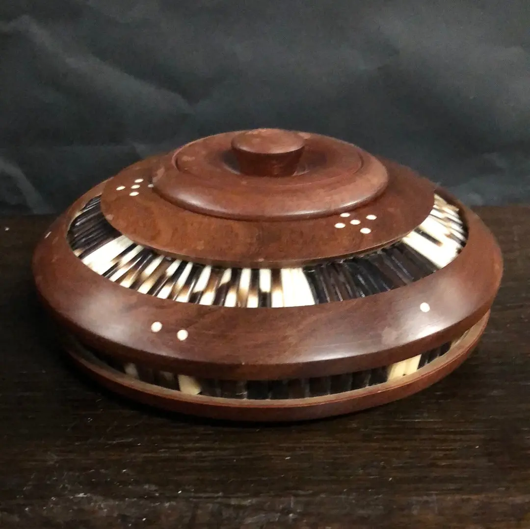Small Round Wood And Porcupine Quill Box 1