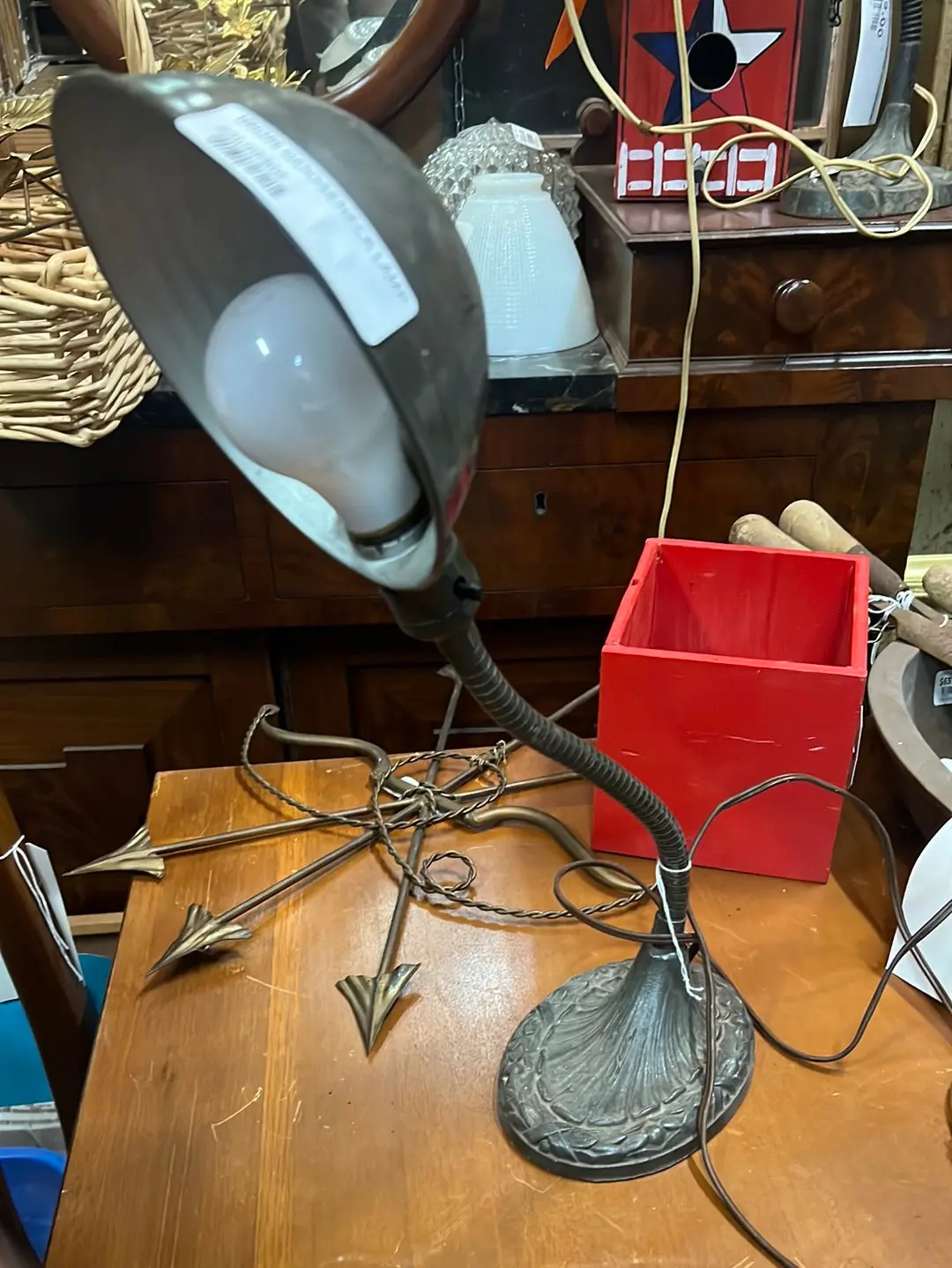 Iron Gooseneck Lamp 1