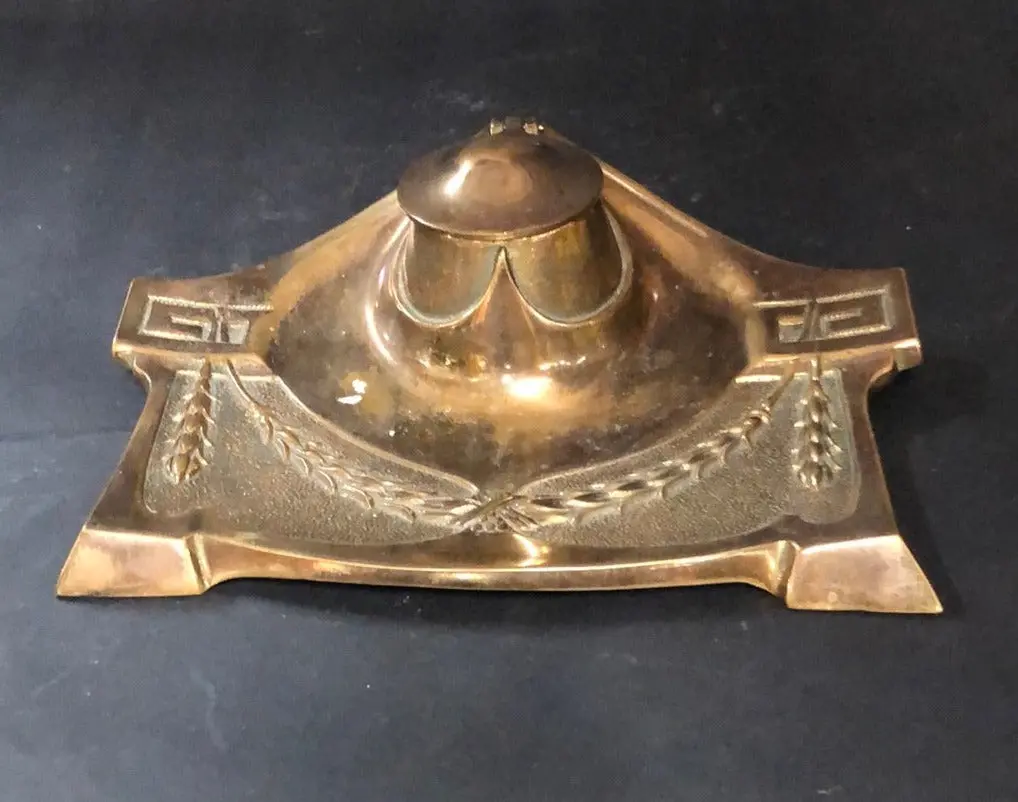 Large Brass Inkwell With Festoons 1