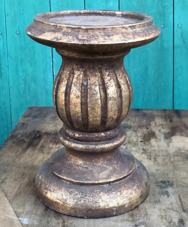 Small Giltwood Candlestand 1