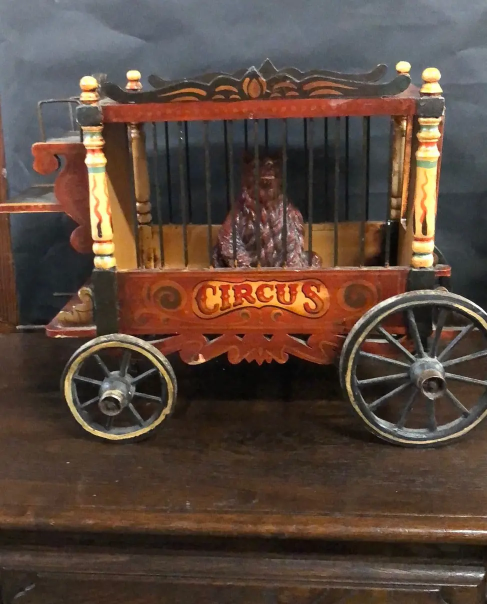 Wood Circus Wagon 1