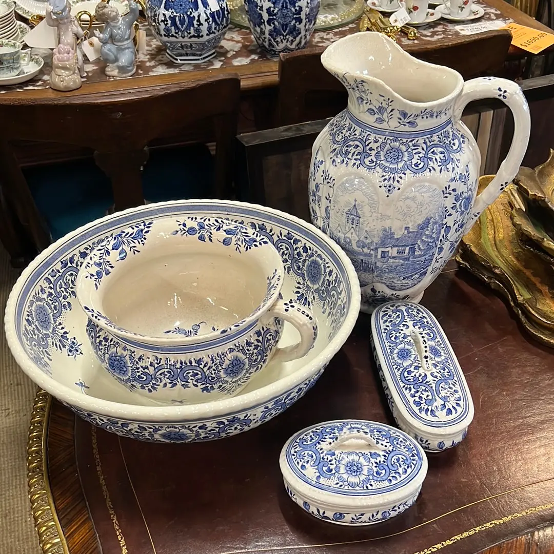 5 Piece Blue And White Transferware Bath Set 1