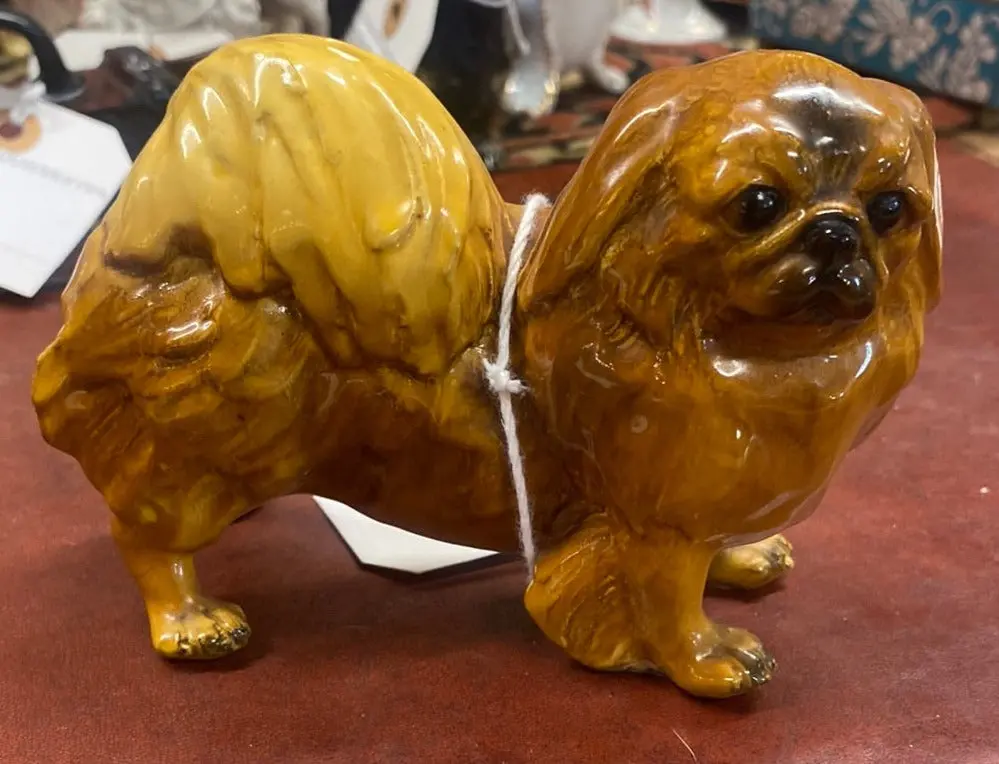 Small Royal Doulton Porcelain Pekingese Dog 1
