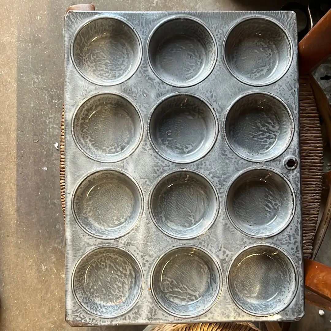 Graniteware Muffin Pan 1