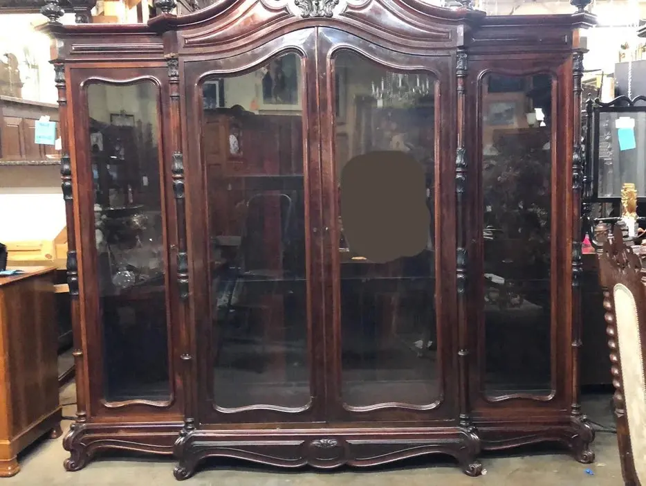 Fine Rosewood Lighted Diplay 1