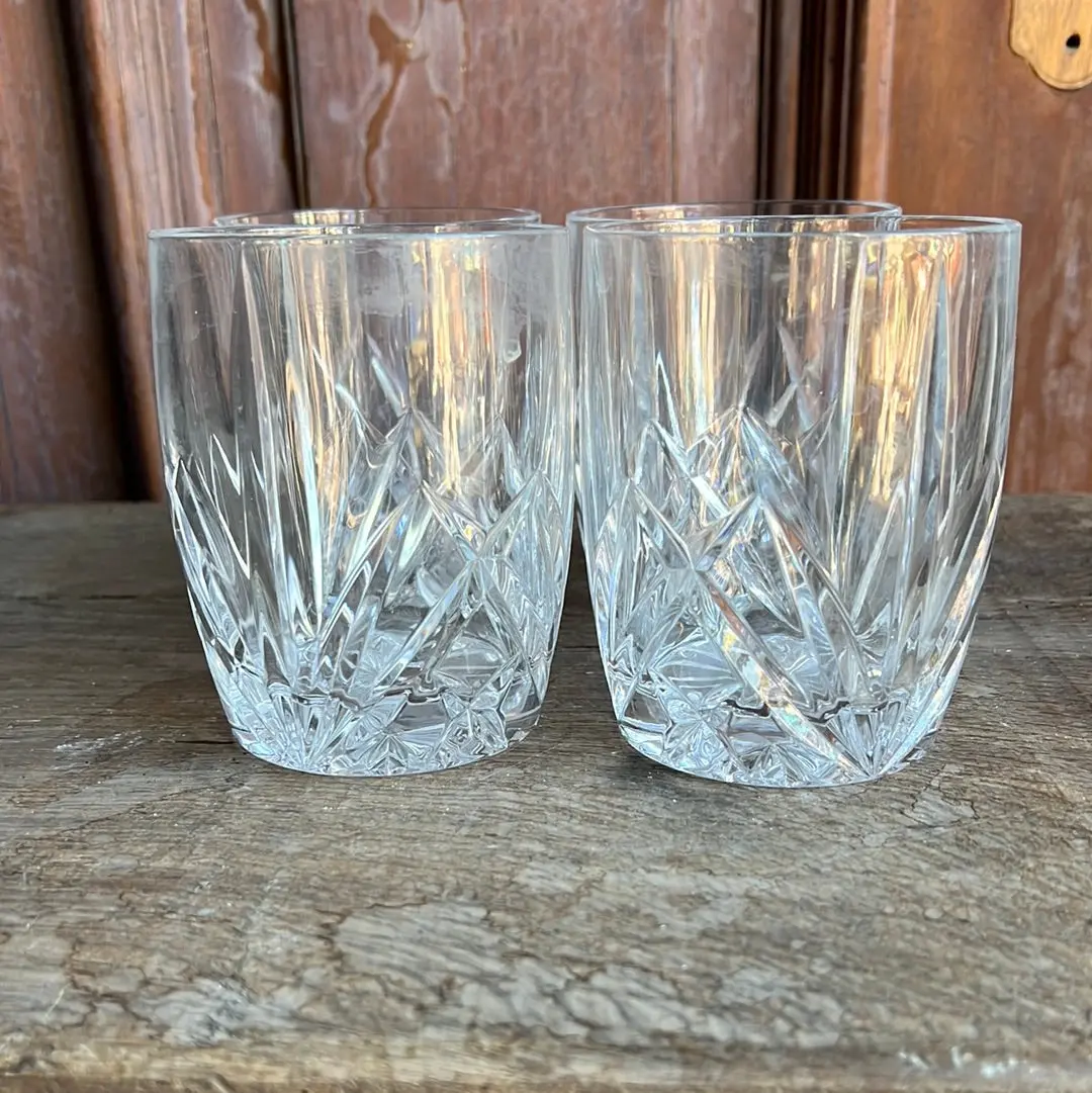 Set Of 4 Glass Tumblers 1
