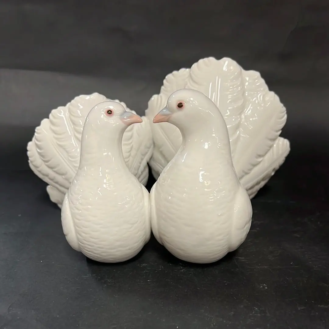 Pair Of Lladro White Doves Statues 1