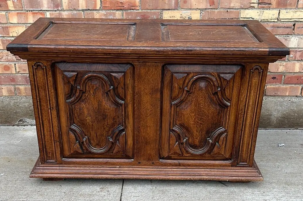 Rustic Rough Hewn Oak Coffer 1