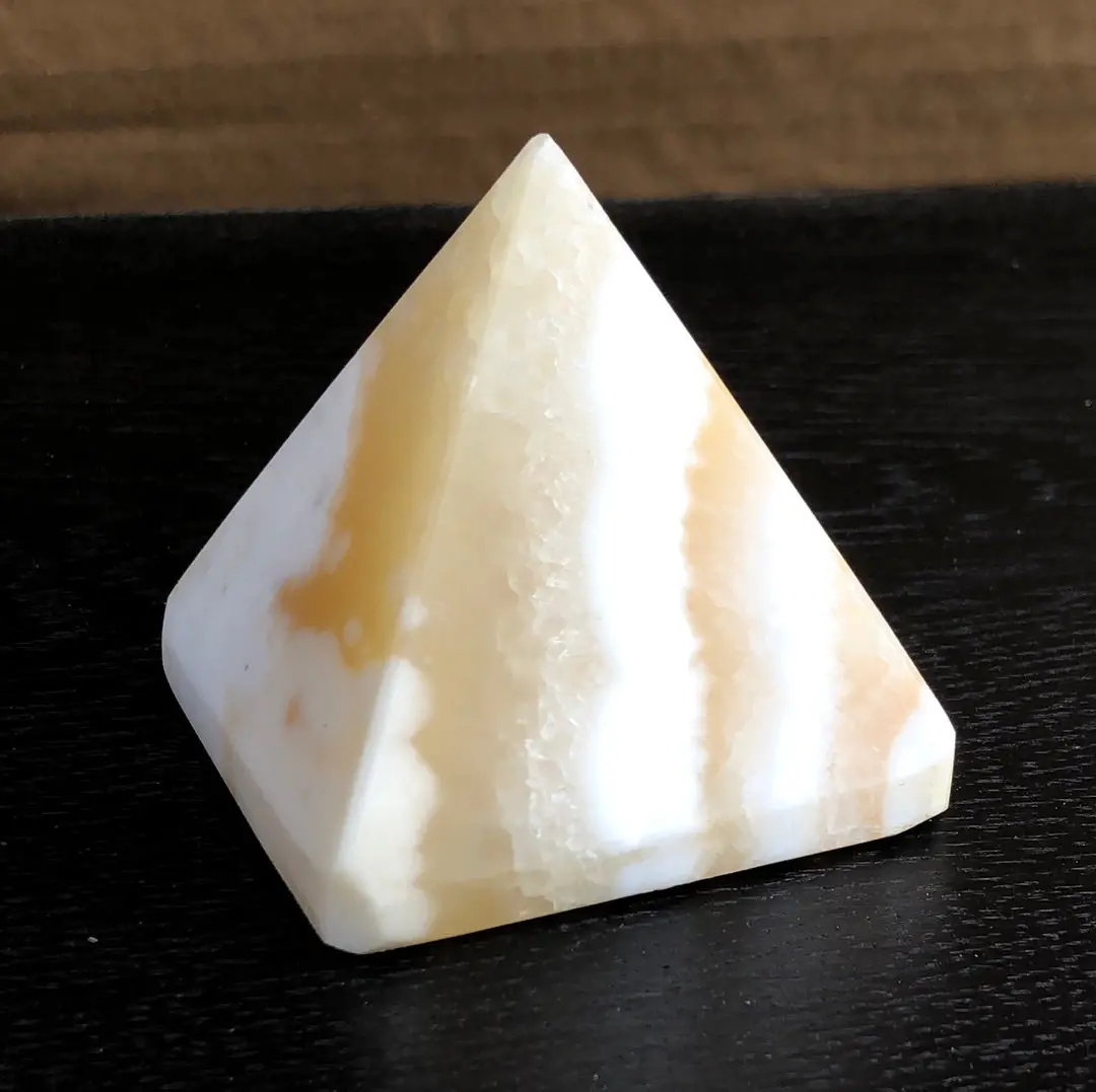 Small Oynx Pyramid 1