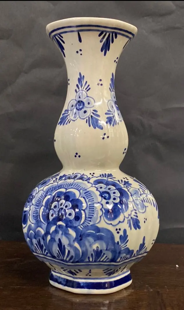 Bulbous Floral Delft Vase 1