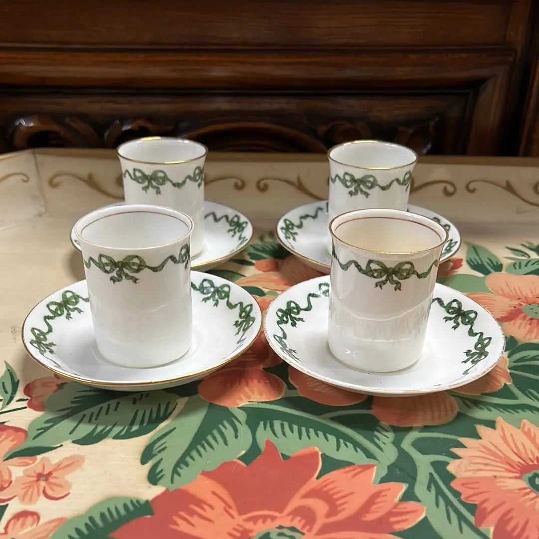 Set Of 4 Crescent Cups And Saucers Without Handles 1