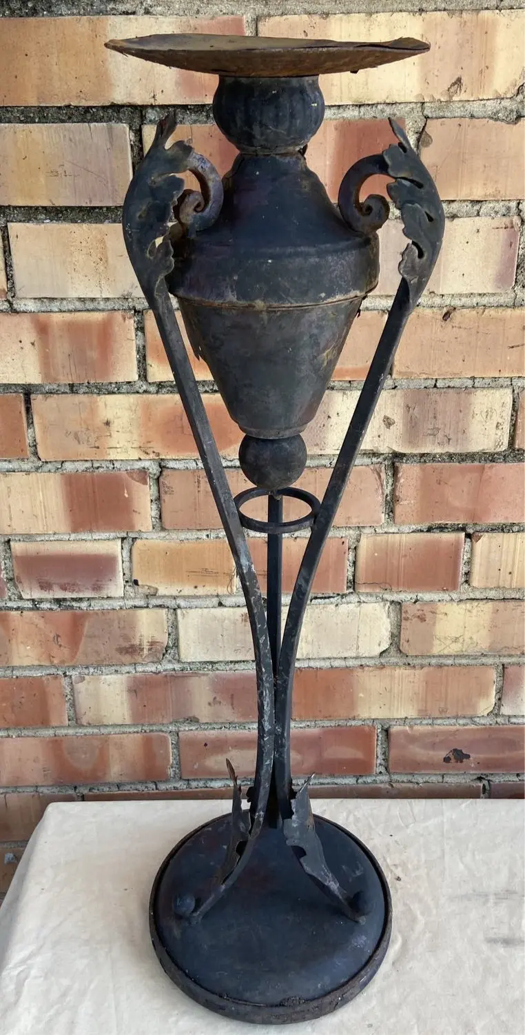 Black Metal Leafy Pedestal - As Found 1