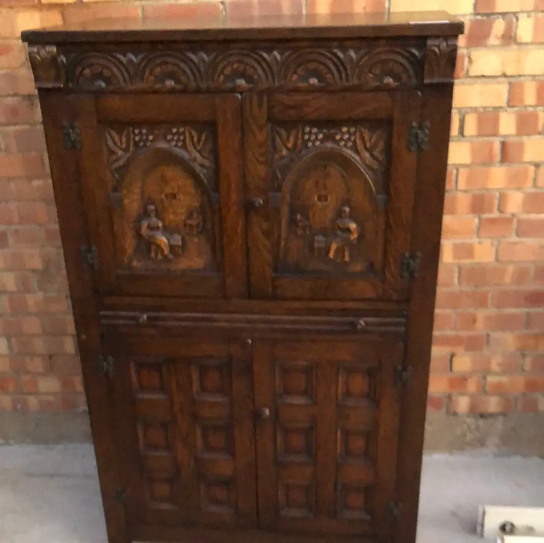 Spanish Baroue Oak Bar Cabinet 1