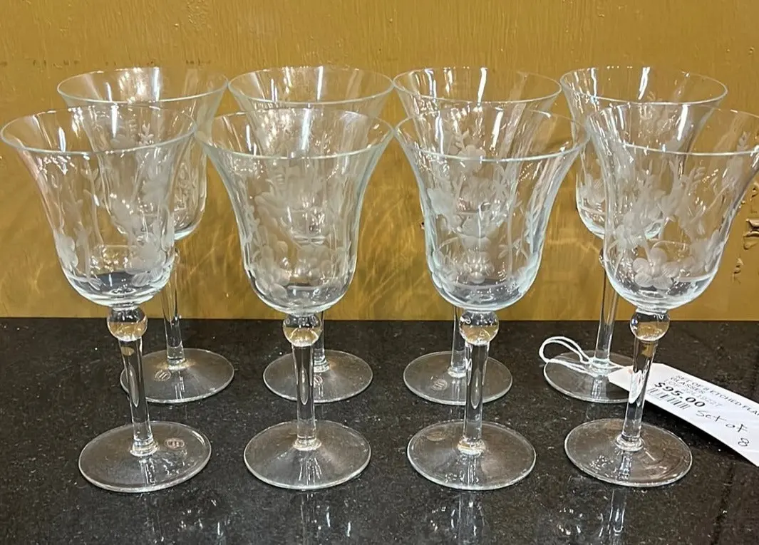 Set Of 8 Etched Flared Wine Glasses 1