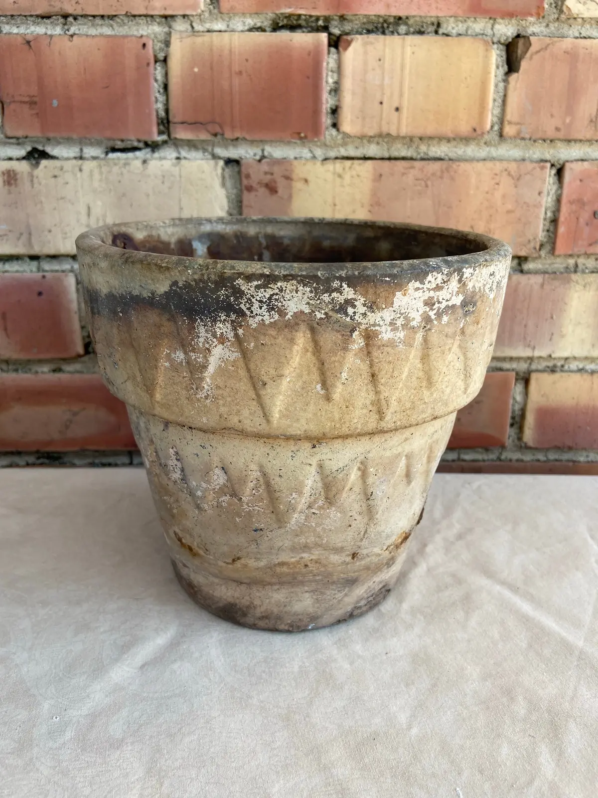 Terra Cotta Pot With Triangles 1