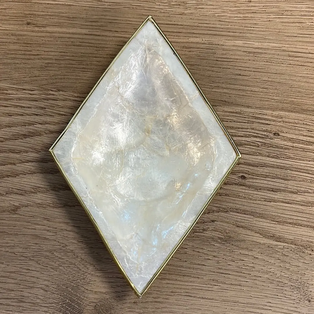 Diamond Shaped Shell Catch All Dish 1