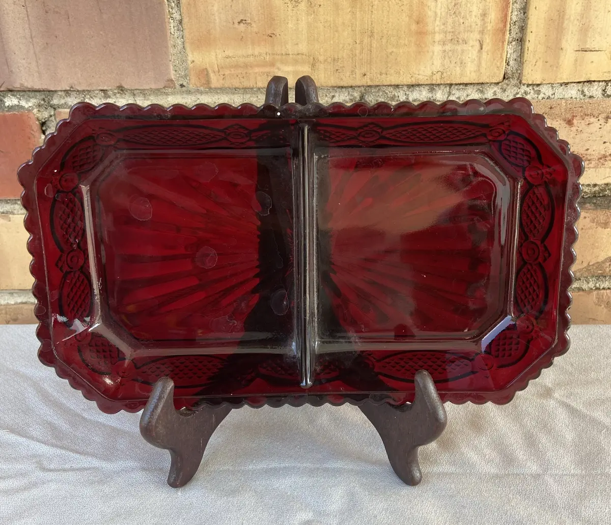 Ruby Glass Divided Tray 1