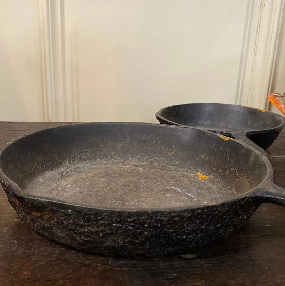 Large Iron Skillet 1