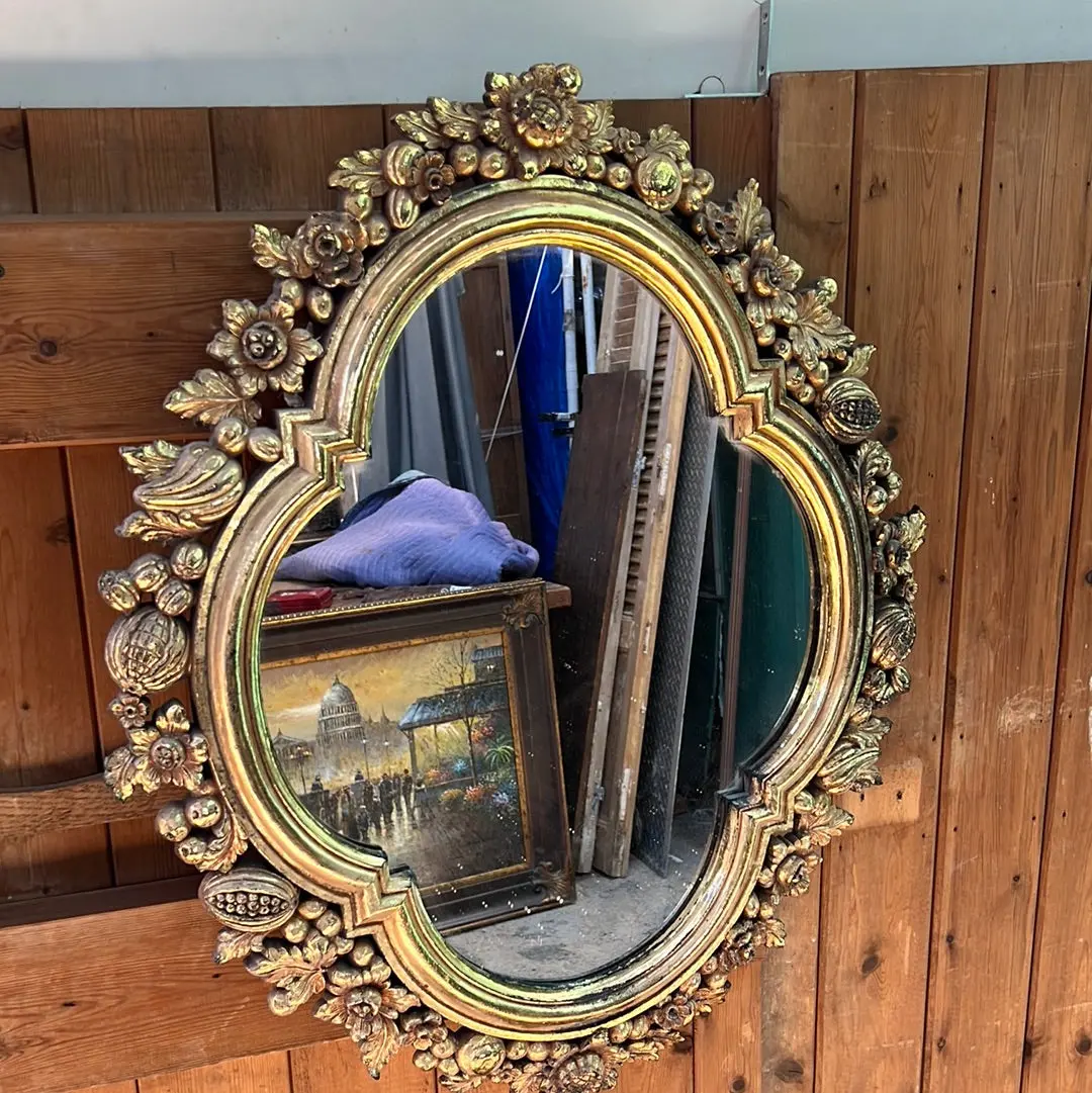 Golden Floral Oval Plastique Mirror 1
