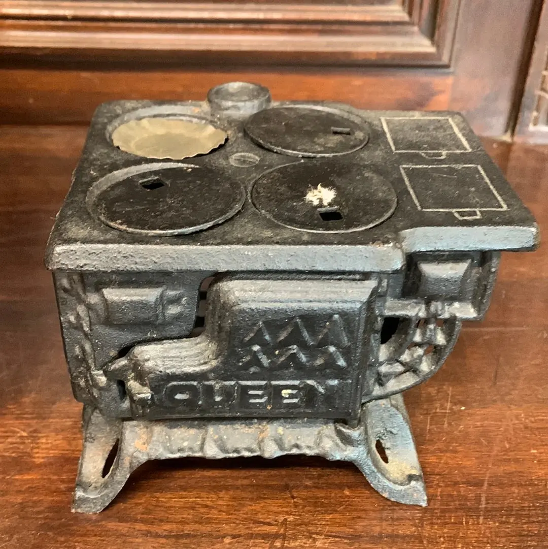 Mini Iron Toy Stove From Taiwan-As Found 1