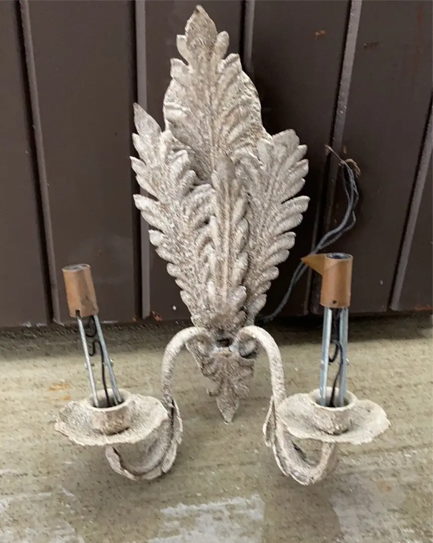 White Leafed 2-Arm Sconce 1
