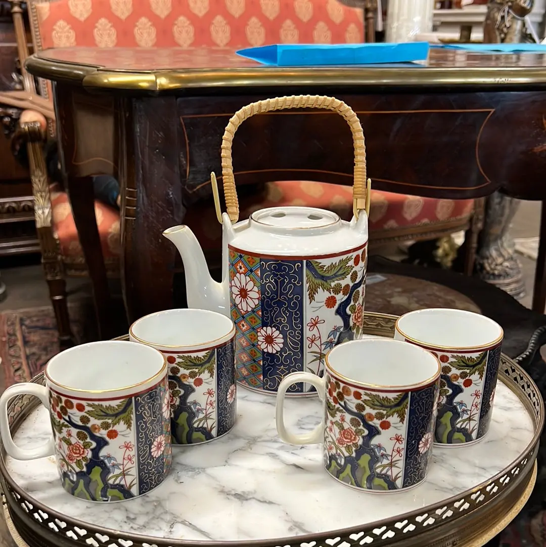 Old Imari Teapot Set With 4 Mugs 1