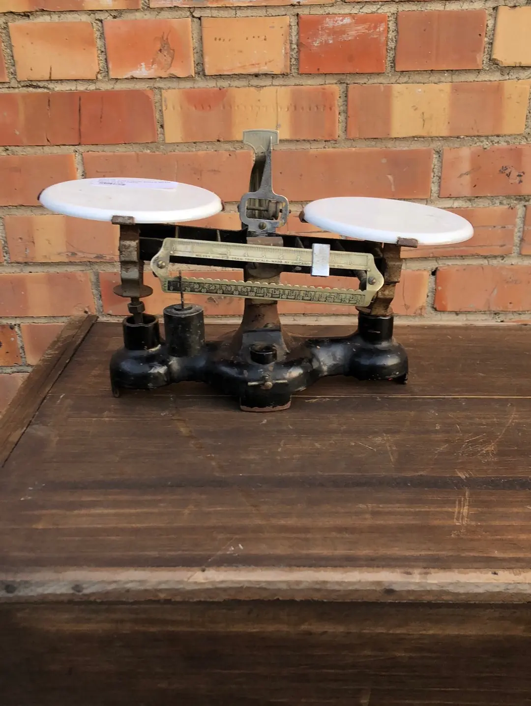 Milvay  Cast Iron Scale With Milk Glass Pans 1