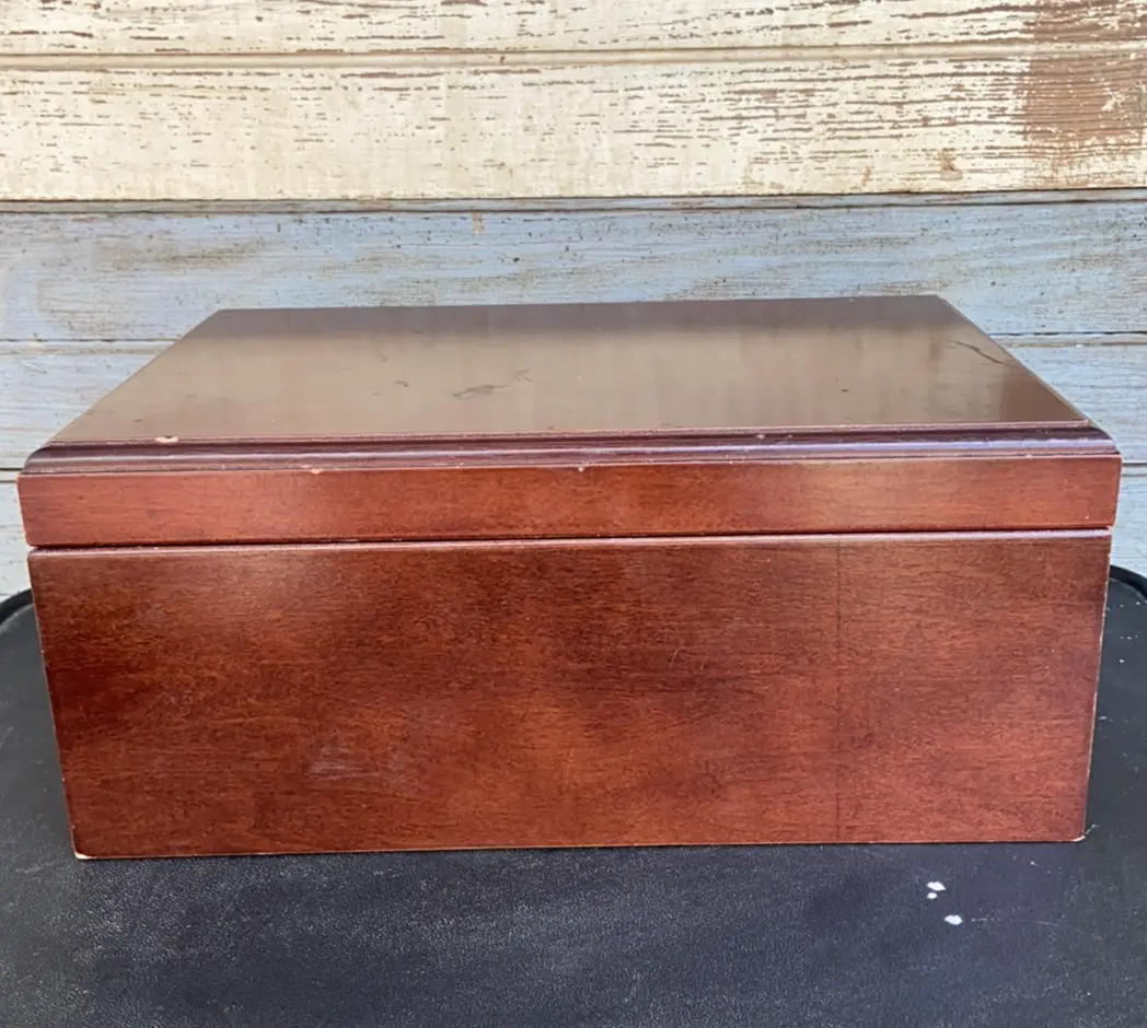 Wooden Cigar Humidor Box 1
