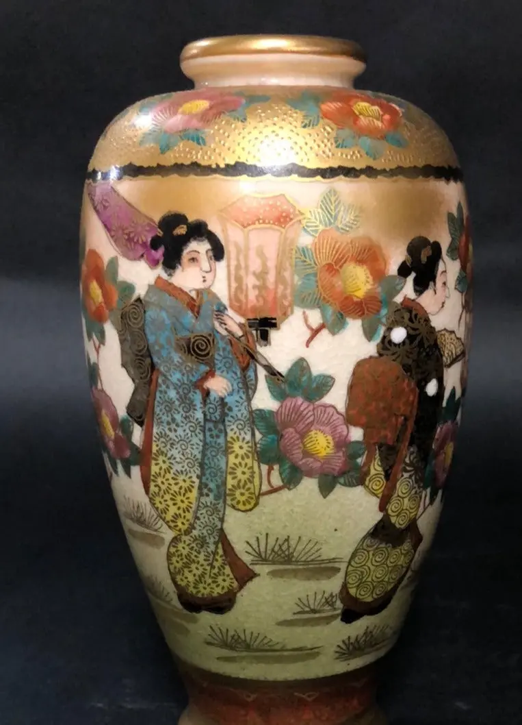 Satsuma Medium Lady Vase 1