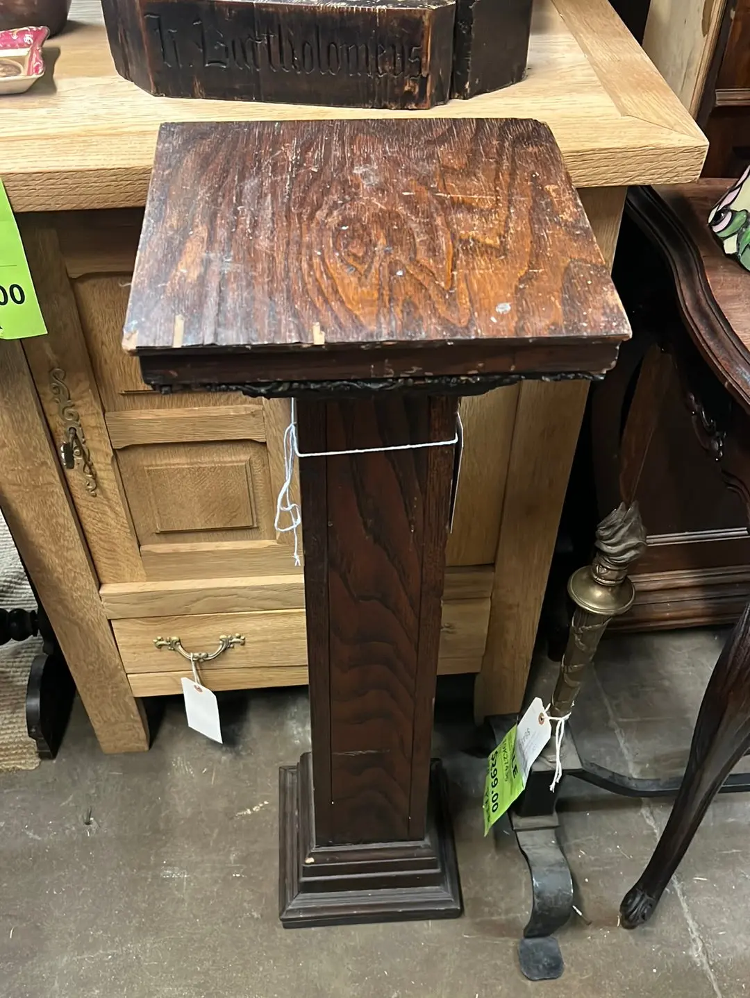 Oak Square Pedestal 1