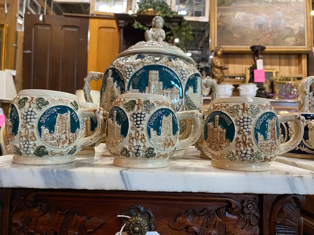7 Piece Green And Beige German Punch Set With Castles 1
