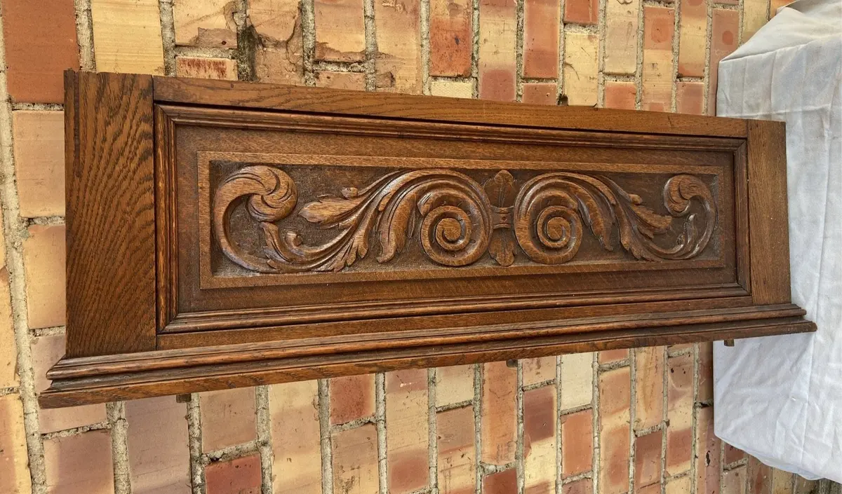 Oak Foliate Carved Horizontal Panels 1