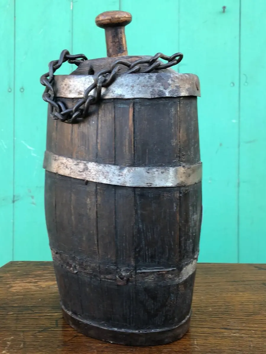 Oak Barrel Flask 1