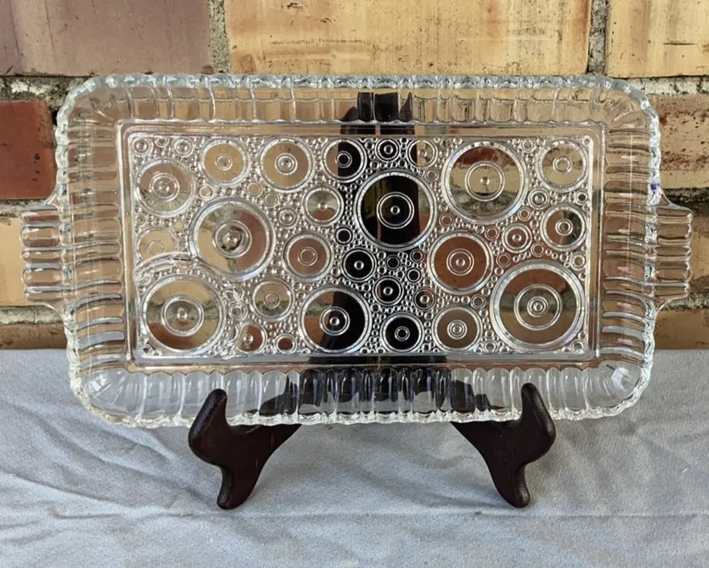 Rectangular Glass Tray With Circles 1