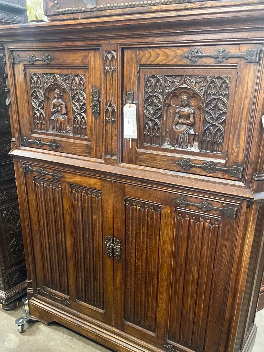 Gothic 4 Door Cabinet With Linen Fold Sides 1